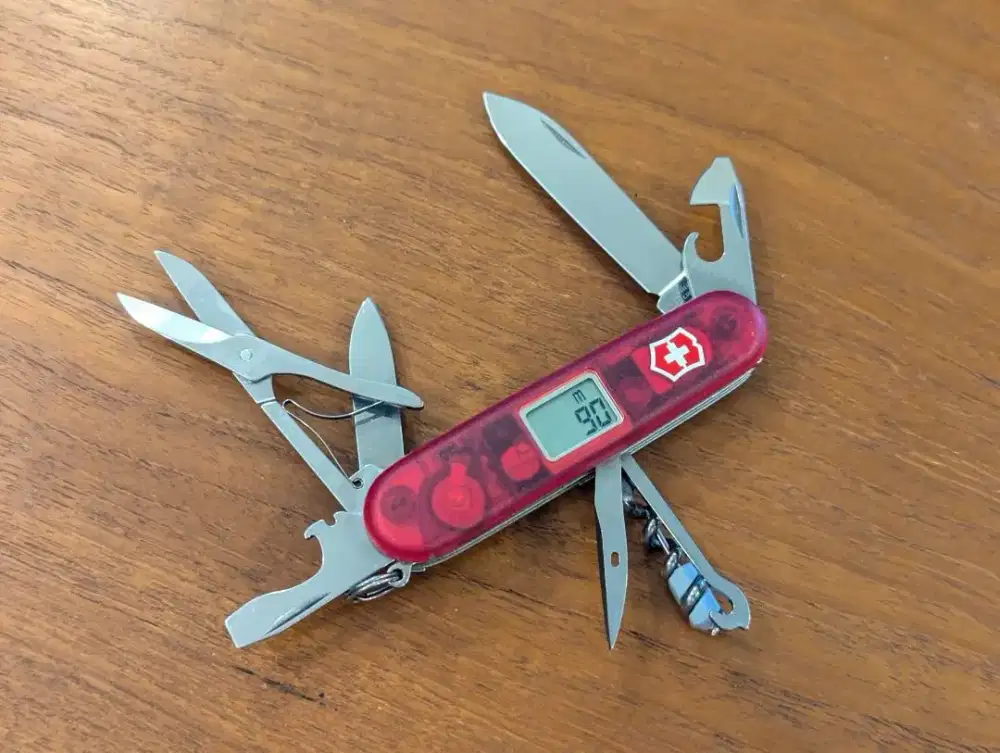 Victorinox Digital Altimeter Red Swiss Army Pisau Outdoor Multifungsi