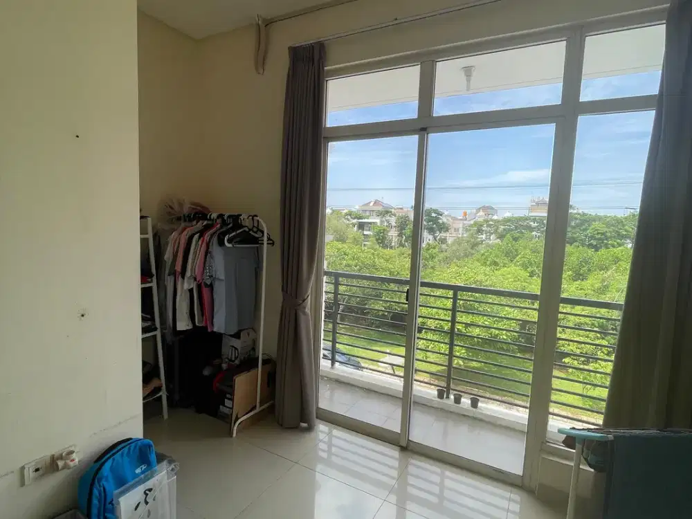 Rumah PIK Katamaran Indah DISEWA Ukuran 4x11,5 Kosongan 3 Lantai