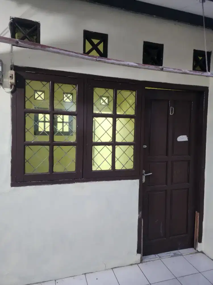 Kontrakan keluarga kosong 1 dari 15 pintu