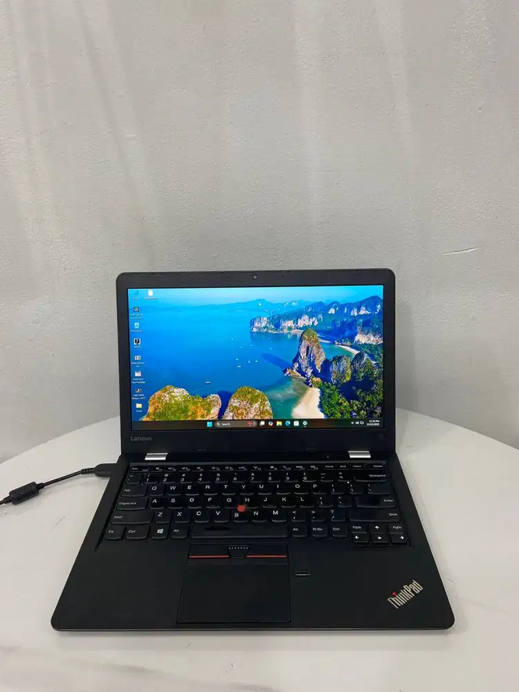 Laptop Lenovo ThinkPad 13 Core i5-6200U Ram 8GB DDR4 13.3inch N-EC