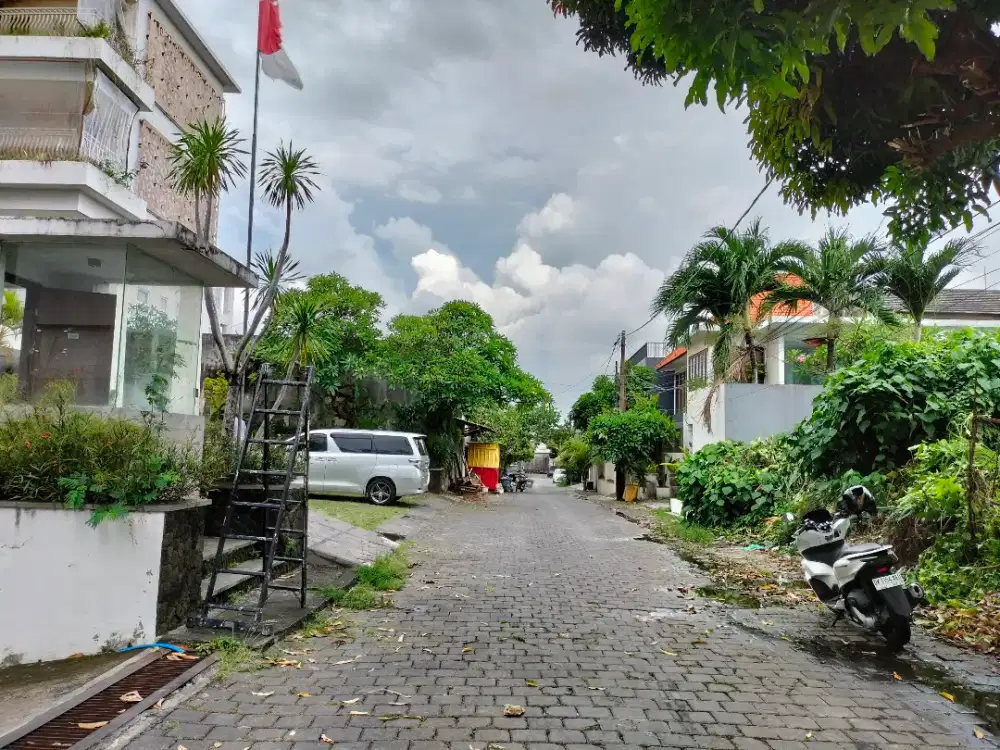 TANAH DEKAT SEMINYAK LINGKUNGAN HOTEL VILLA