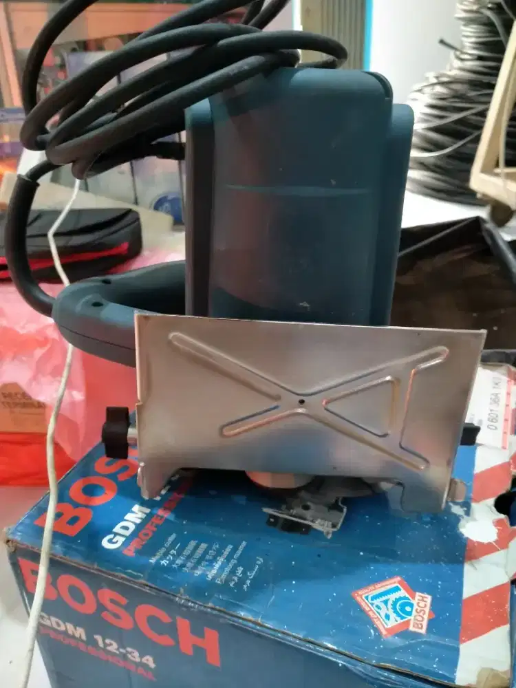 Mesin potong keramik