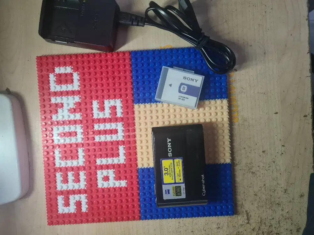 Kamera Digital Pocket Sony Cybershoot DSC-T70