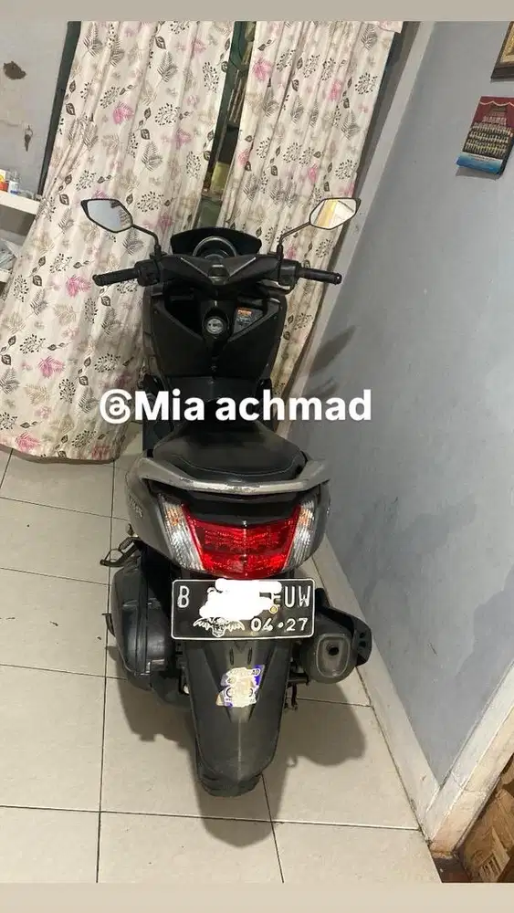 JUAL SANTAI NMAX 2017  komplit KTP nempel