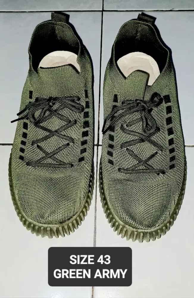 SEPATU GREEN ARMY SIZE 43