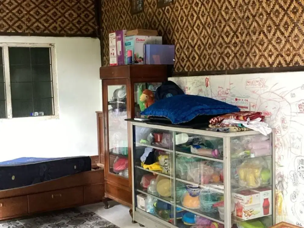 TURUN HARGA karena BUTUH UANG!!!  DIJUAL RUMAH + GUDANG & HALAMAN LUAS 500 meter terminal jombor