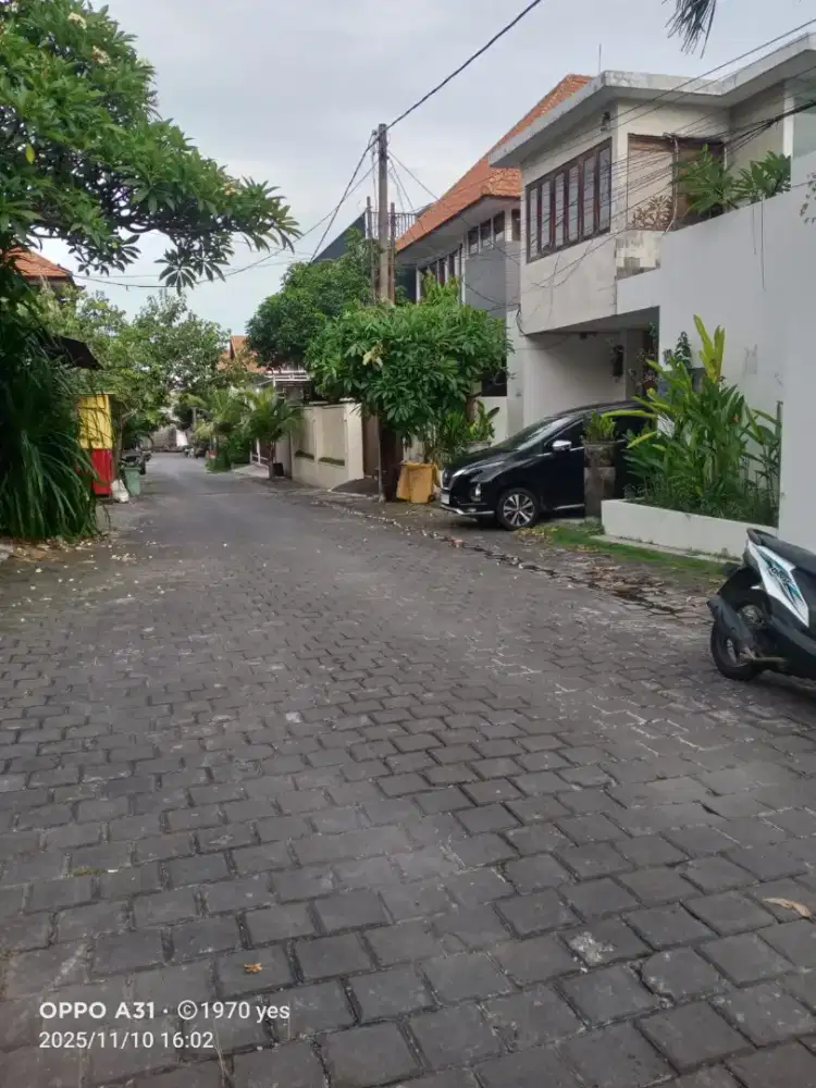Buc tanah 240m2 lebar 12,5mtr kaw elit dkt seminyak jl8mtr paving