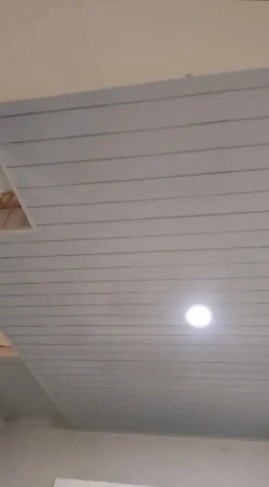 Distributor plafon PVC