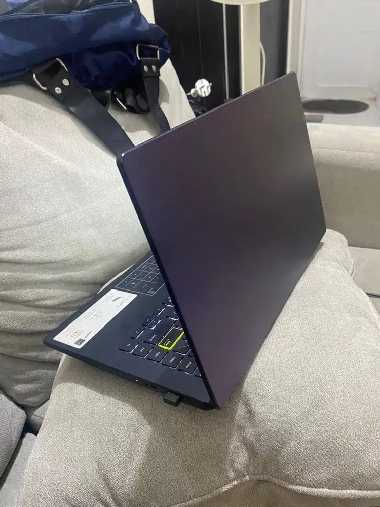 Asus vivobook E410MA
