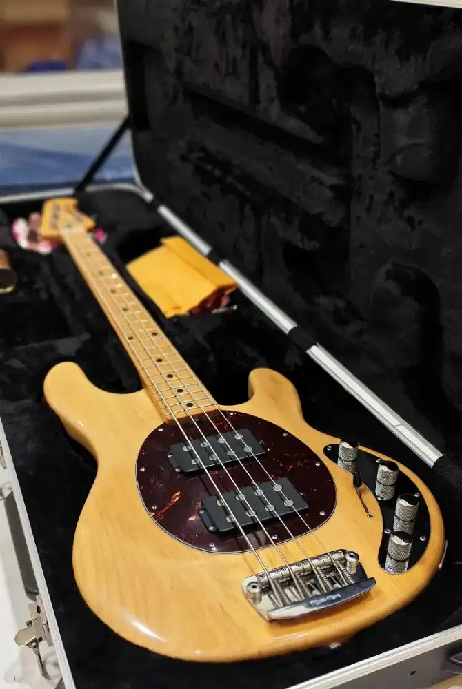 Forsale Bass Musicman StingRay 4 HH Ernie Ball Musicman USA
