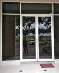 Jasa Pemasangan Sticker Kaca Film Gedung - Kaca Film Riben