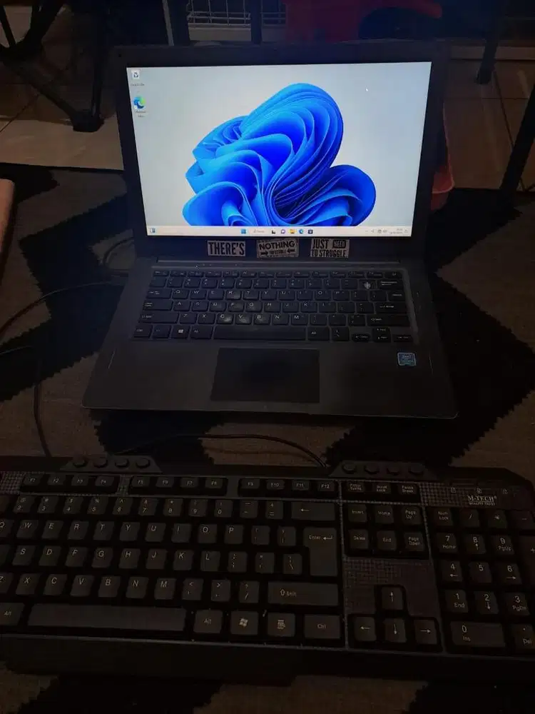 Laptop axioo intel celeron