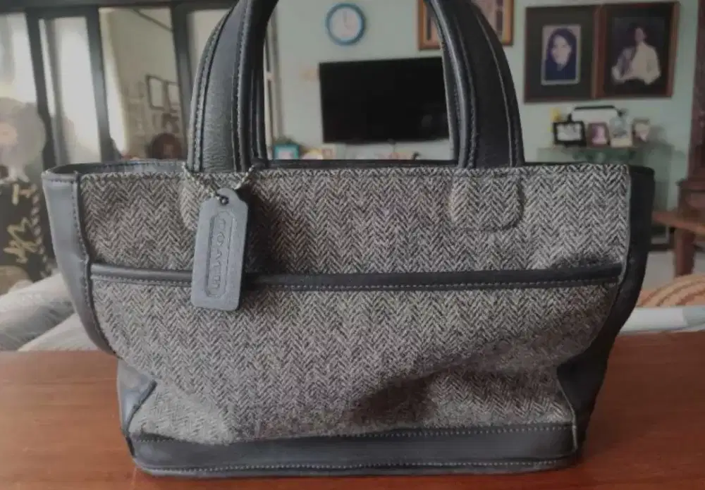 COACH wool coach bleeker tote bag grey ( size S ) original item coach