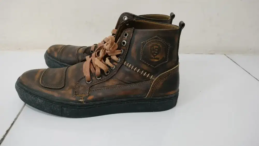 Sneakers Rider Brave Sepatu Kulit BAROK.ID