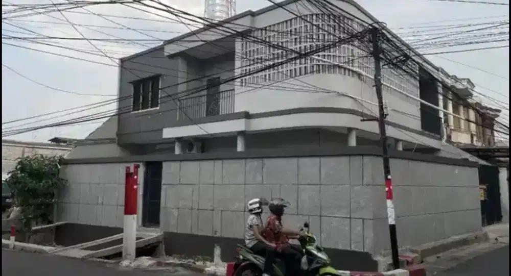 RUMAH BARU DI UTAN KAYU - MATRAMAN
