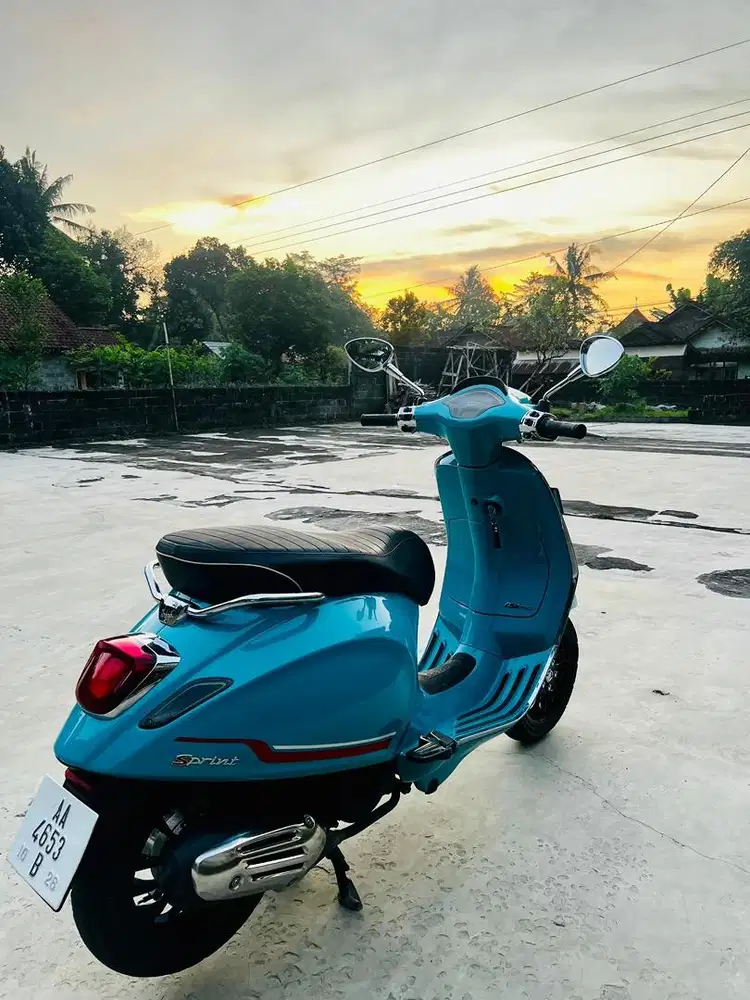Vespa Sprint S blue