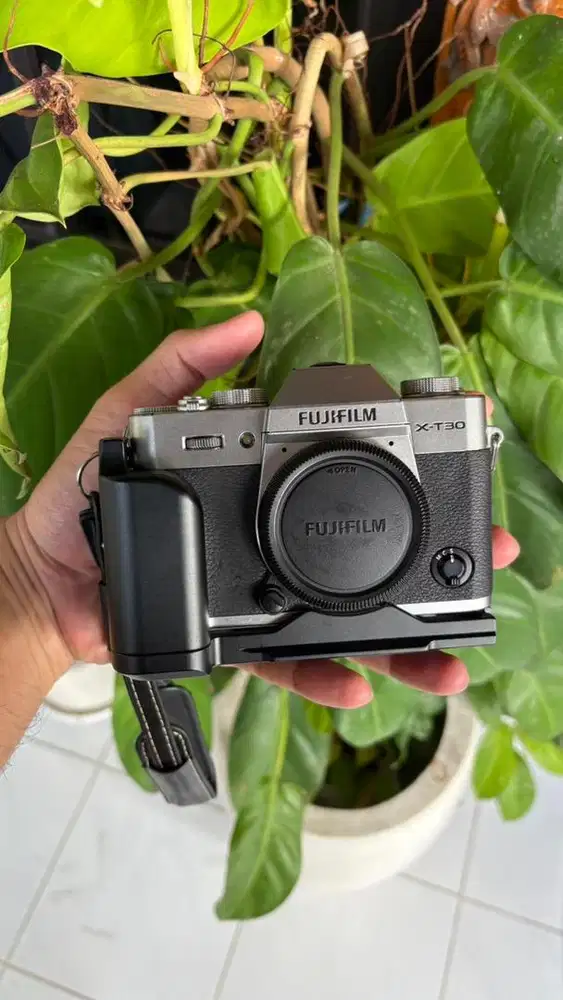 JUAL BODY KAMERA FUJIFILM XT 30