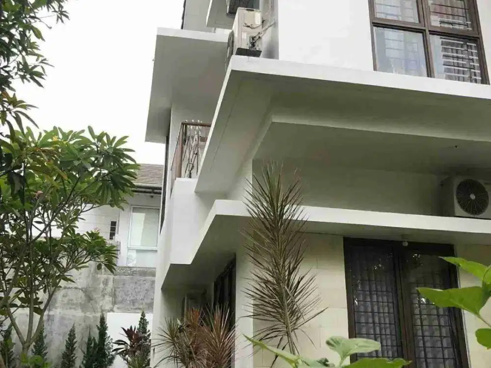 JUAL RUMAH SIAP HUNI DI PERUMAHAN DISCOVERY BINTARO TANGERANG