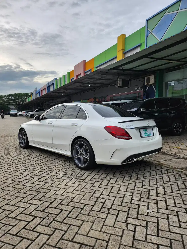 MERCEDS BENZ C300 AMG LINE SPORT 2018