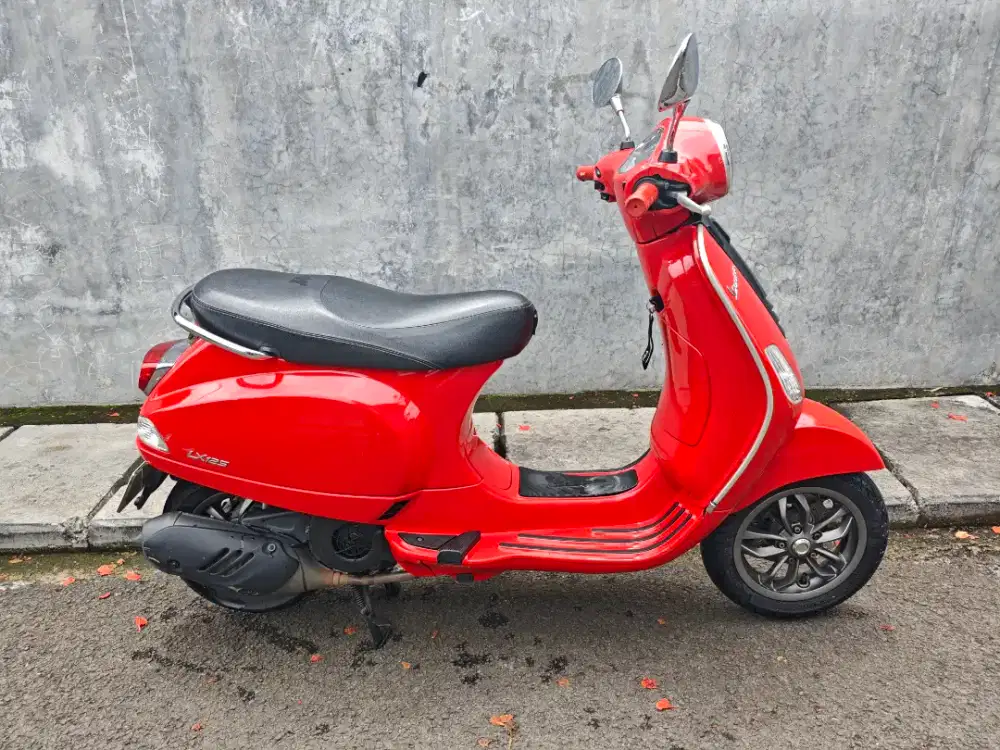 Dijual Cepat Vespa Piaggio LX 125 Tahun 2020