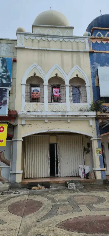 Disewakan ruko di depan sektor 1A Petersbug gading serpong