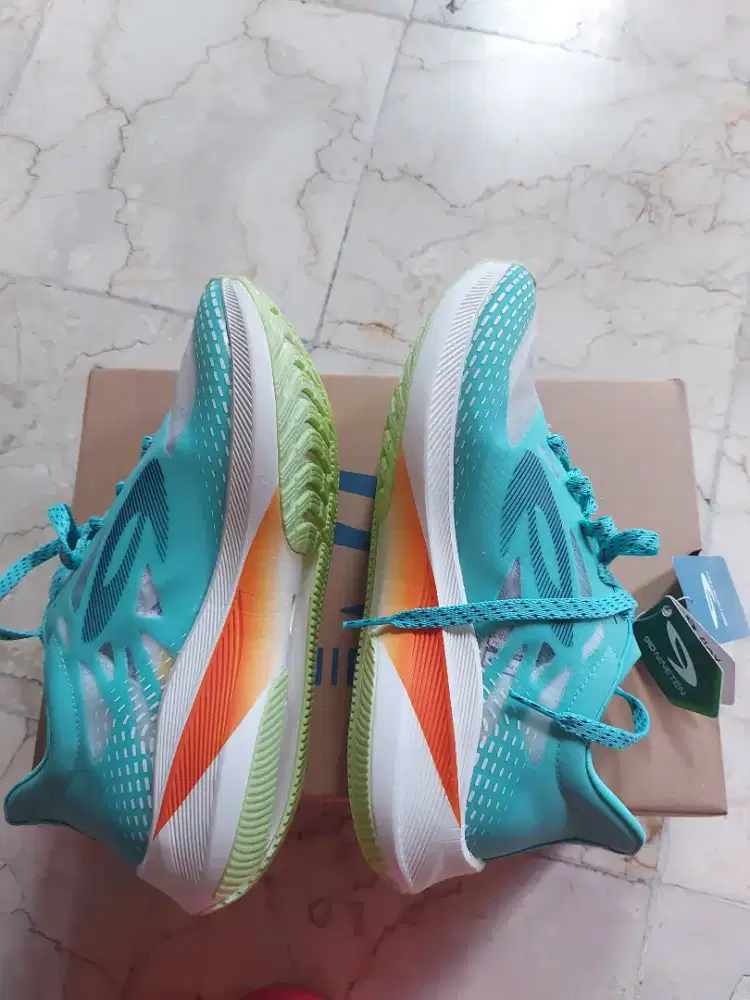 sepatu running 910