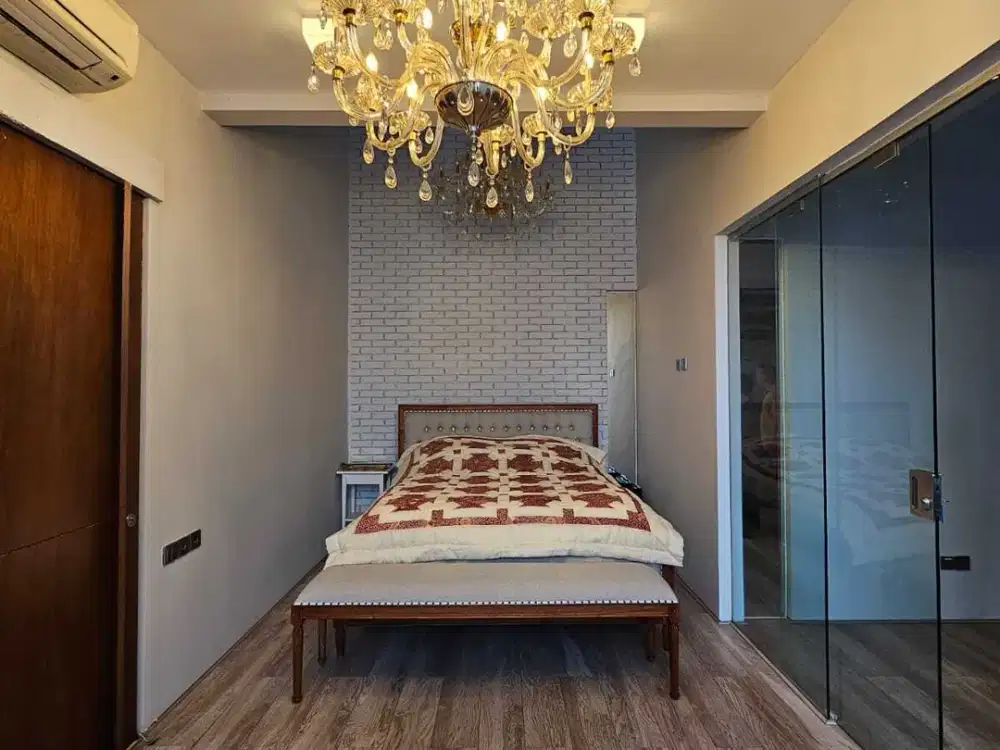 For Sale Rumah bergaya Tropis Radio Dalam (JO)