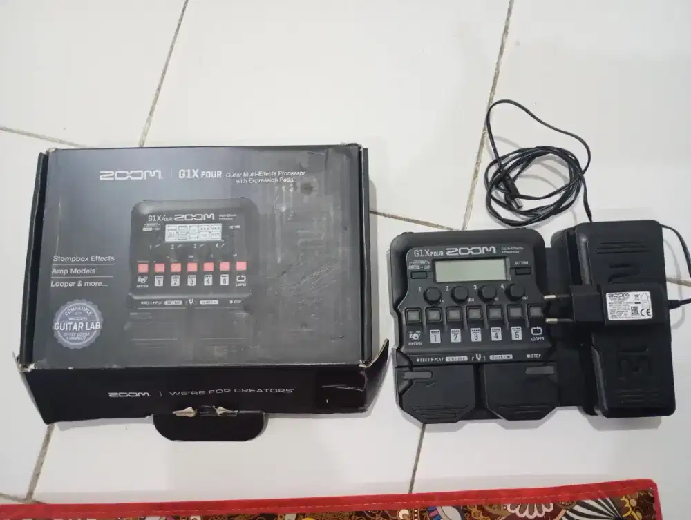 Efek Gitar Zoom G1X Four