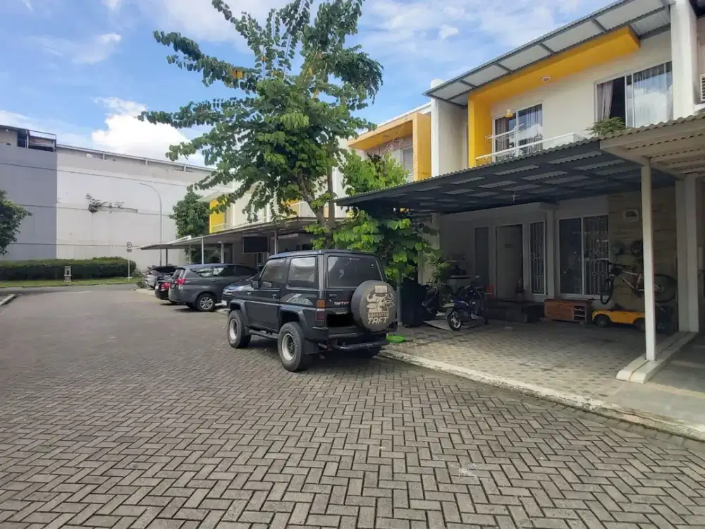 DIJUAL RUMAH SEMI FURNISHED RAPI DI GREEN LAKE CITY JAKARTA BARAT