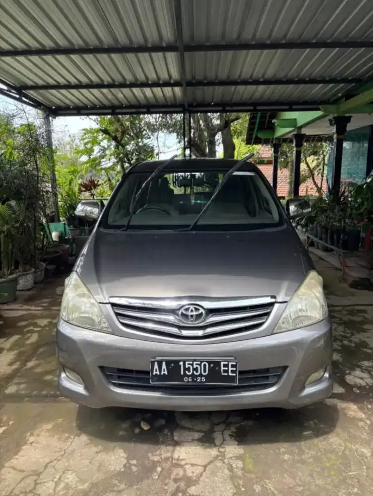 Kijang Innova G M/T 2010