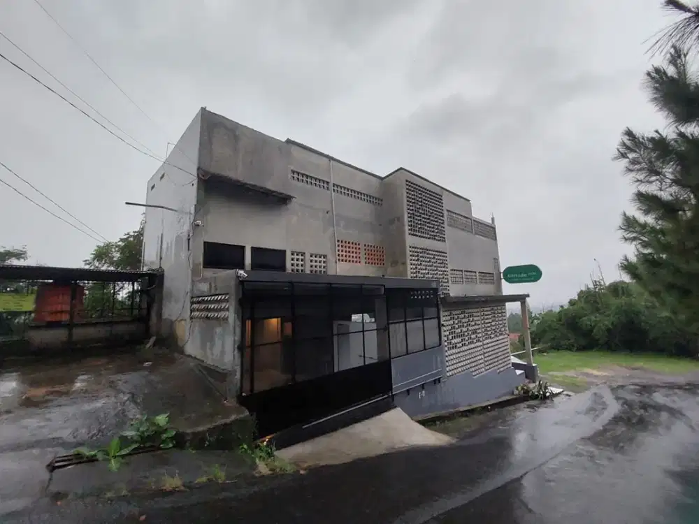 JUAL Murah Ruang Usaha cocok untuk cafe view terbaik SHM 4 lantai di Lembah Pakar Timur IV, Bandung