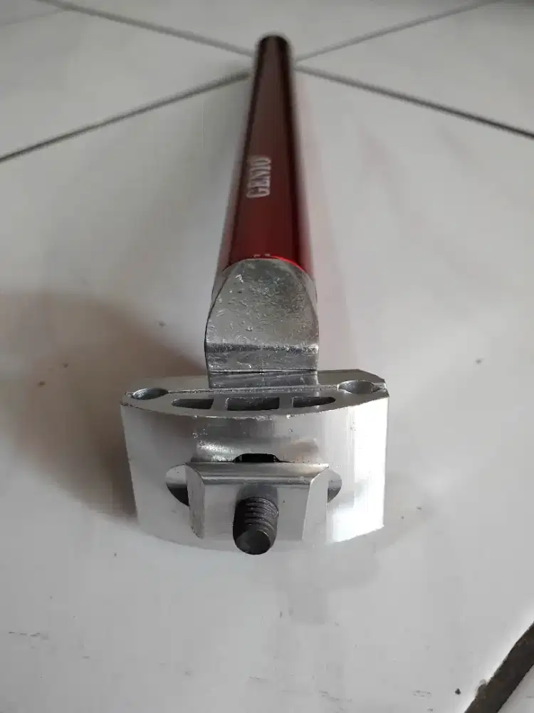 SEATPOST ALOY tiang sadel  merk GENIO 25.4