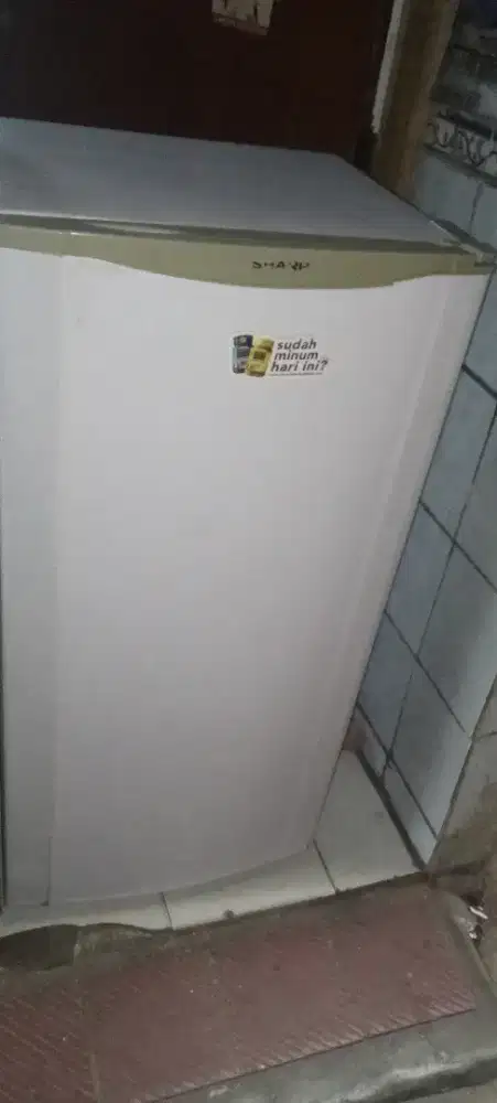 kulkas 1 pintu merk SHARP