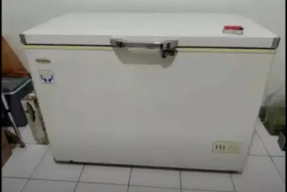 Freezer Box Bekas