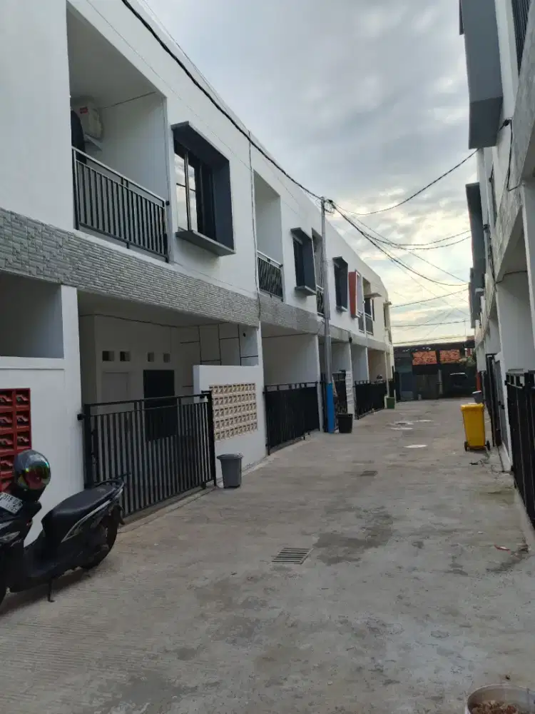 Rumah Dijual 2 Lt 3KTidur pinggir Jalan Dr Soetomo Walikota JakTim