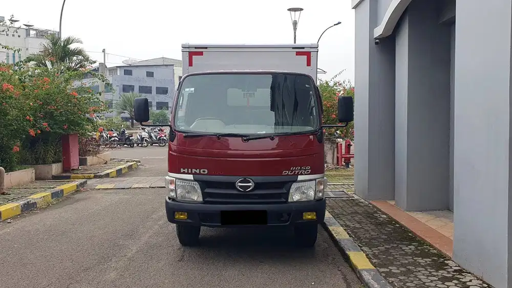 Hino Dutro 110SD 110 SD Long Box Alumunium 4 Roda Diesel MT Merah 2015