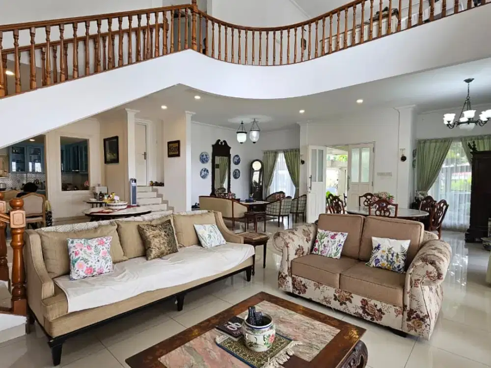 Dijual Rumah Mewah Dalam Cluster di Bintaro Sektor 8 – Siap Huni, Bebas Banjir & Ada Kolam Renang