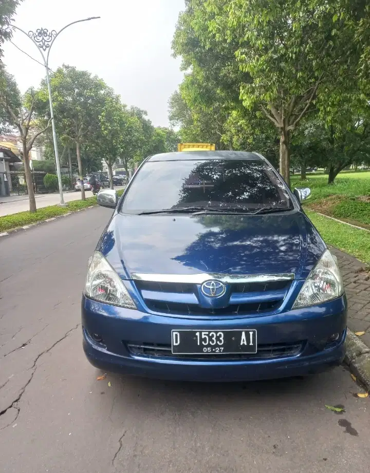 Toyota Kijang Innova 2006 Bensin
