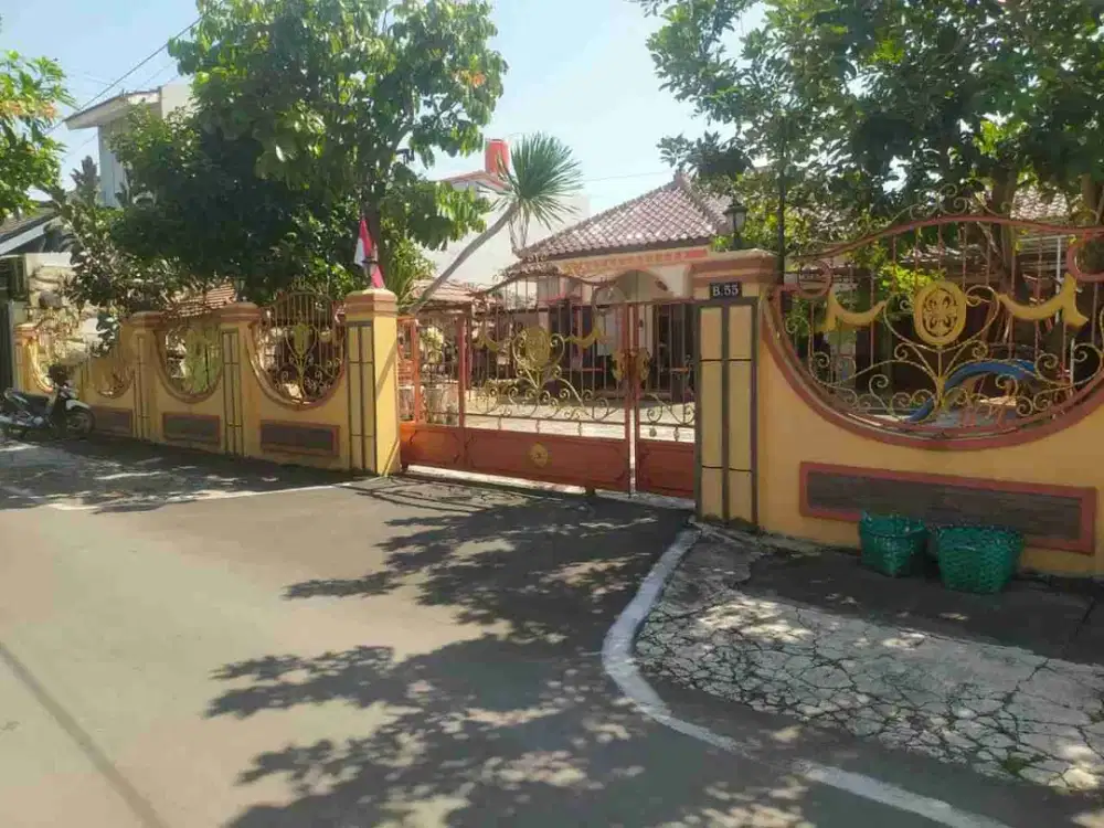 Rumah Mewah Semi Furnish Plus Kolam Renang Dekat Tol Solo Colomadu