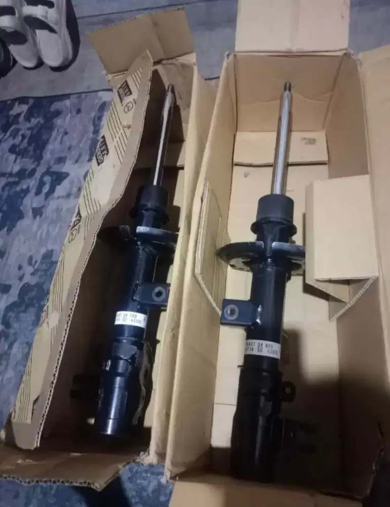 Shockbreaker depan mazda CX 5 original