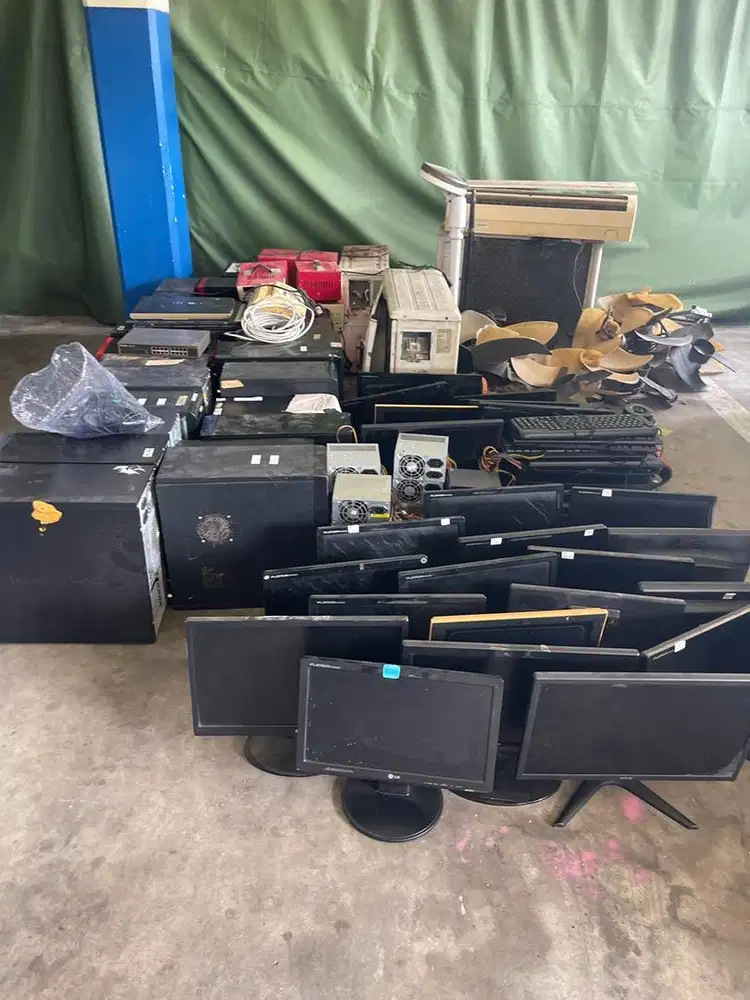 Menrima sgala barang rongsokan tv led tv ac kulkas dll