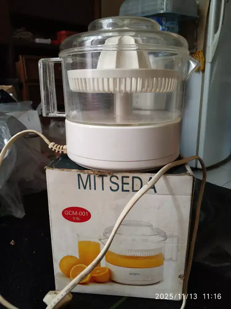 Pemeras jeruk & buah electrik merk MITSEDA made in Japan
