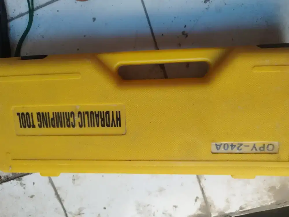 Hydrolic creamping tool