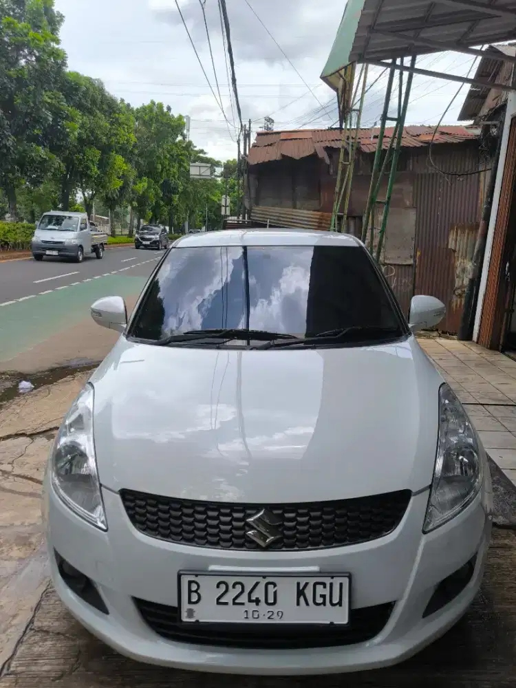 Suzuki Swift GX AT 2014