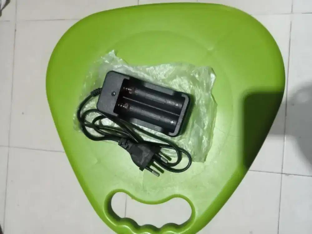 Charger baterai 18650 cas batery