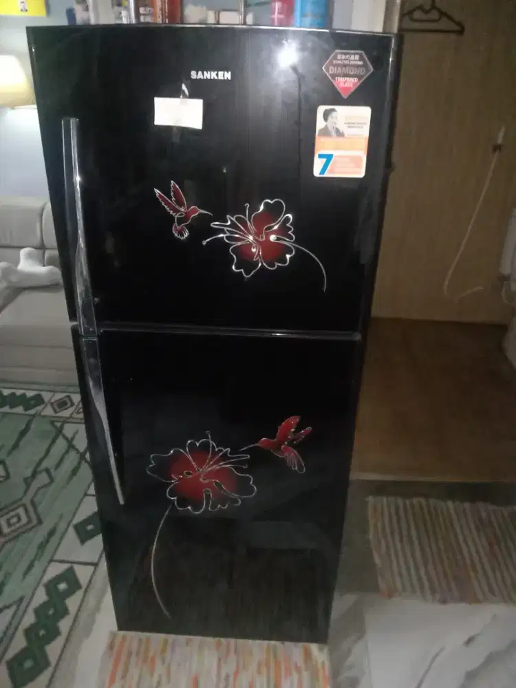 Kulkas dua pintu Sanken tempered glass