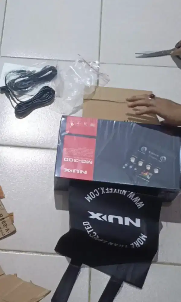 Jual Cepat..Multi EFEK NUX MG-300