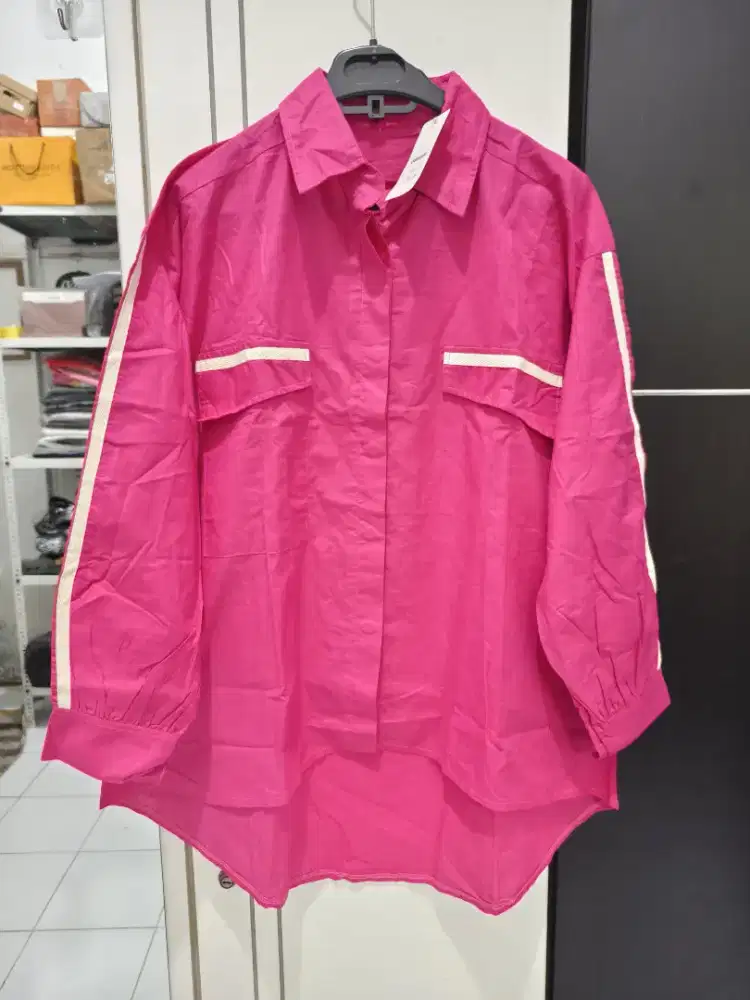 Atasan kemeja oversize wanita