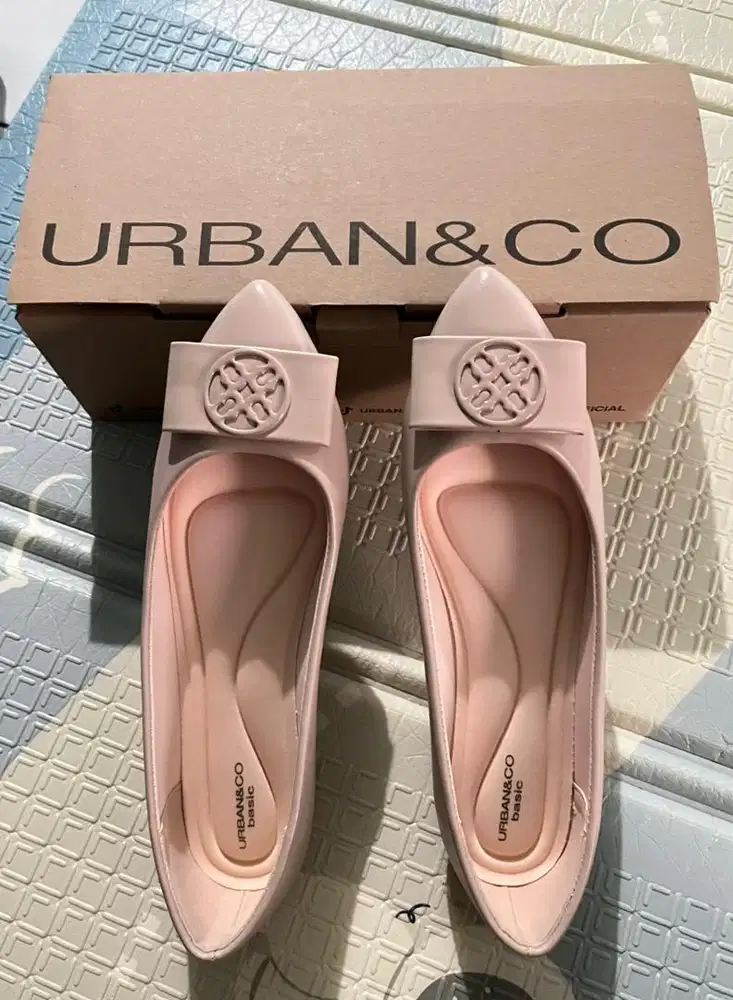 Sepatu urban & Co