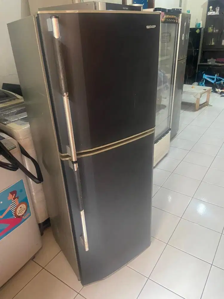 Kulkas 2 pintu merk sharp